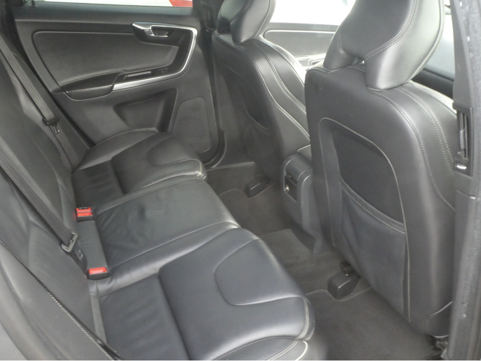 2017 Volvo XC60 2.4D D5 R-DESIGN LUXURY NAV AWD