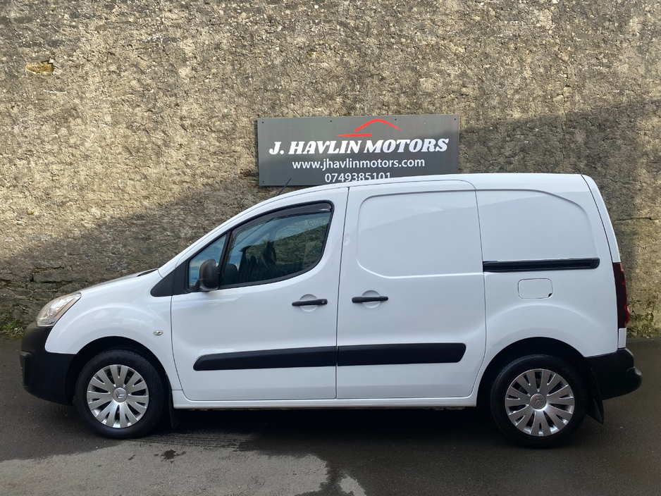 2017 Citroen Berlingo - image 6