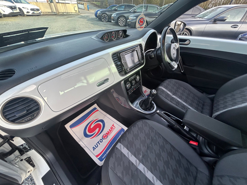 2017 Volkswagen Beetle - image 13