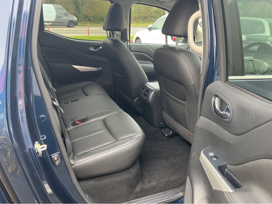 2021 Nissan Navara - image 15