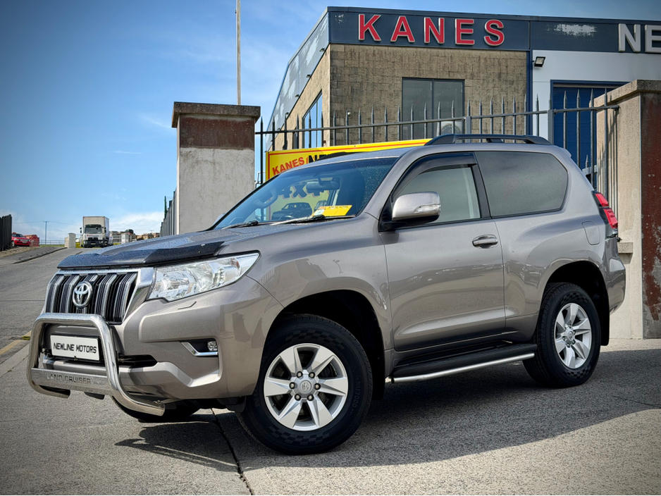 2022 Toyota Landcruiser - image 3