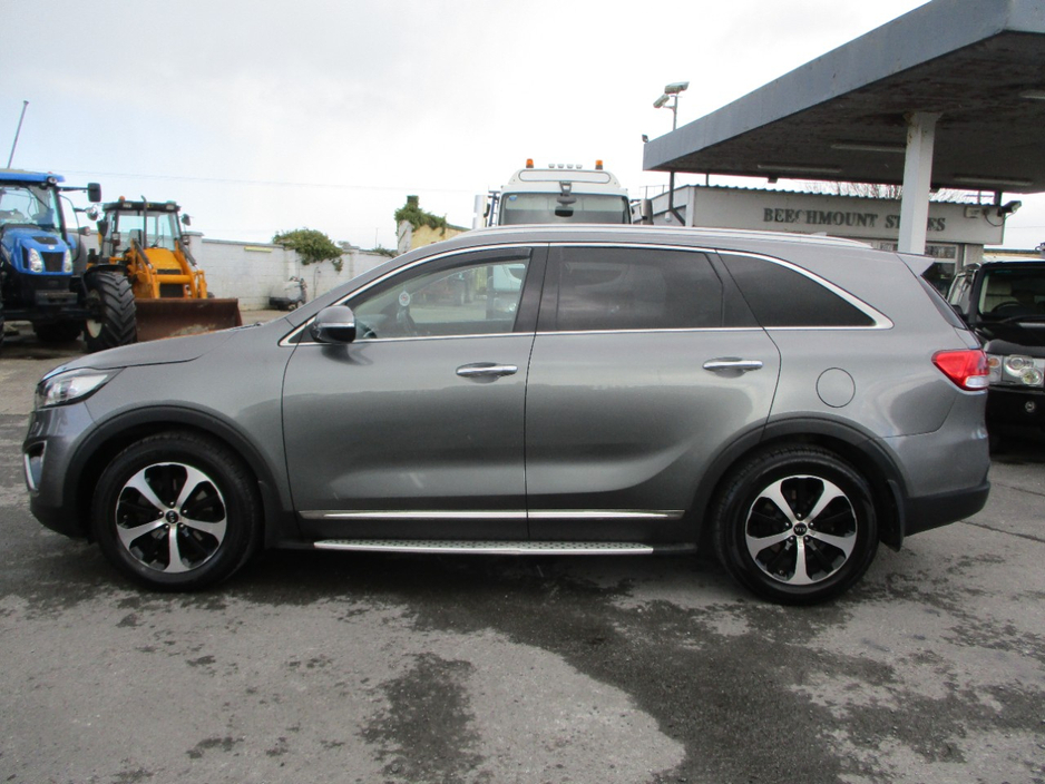 2017 Kia Sorento - image 6