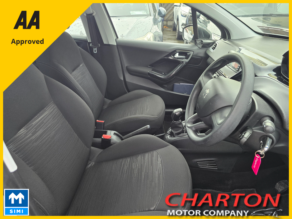 2017 Peugeot 208 - image 10