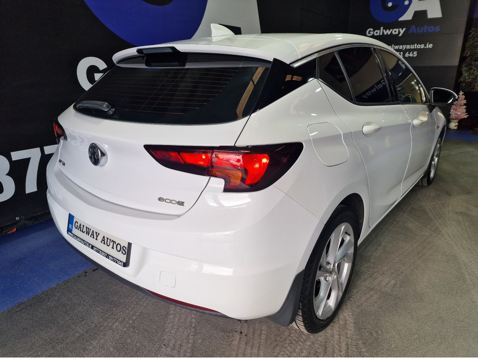 2017 Opel Astra - image 7