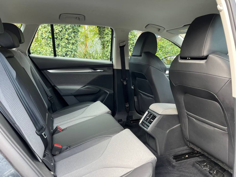 2021 Skoda Enyaq - image 8