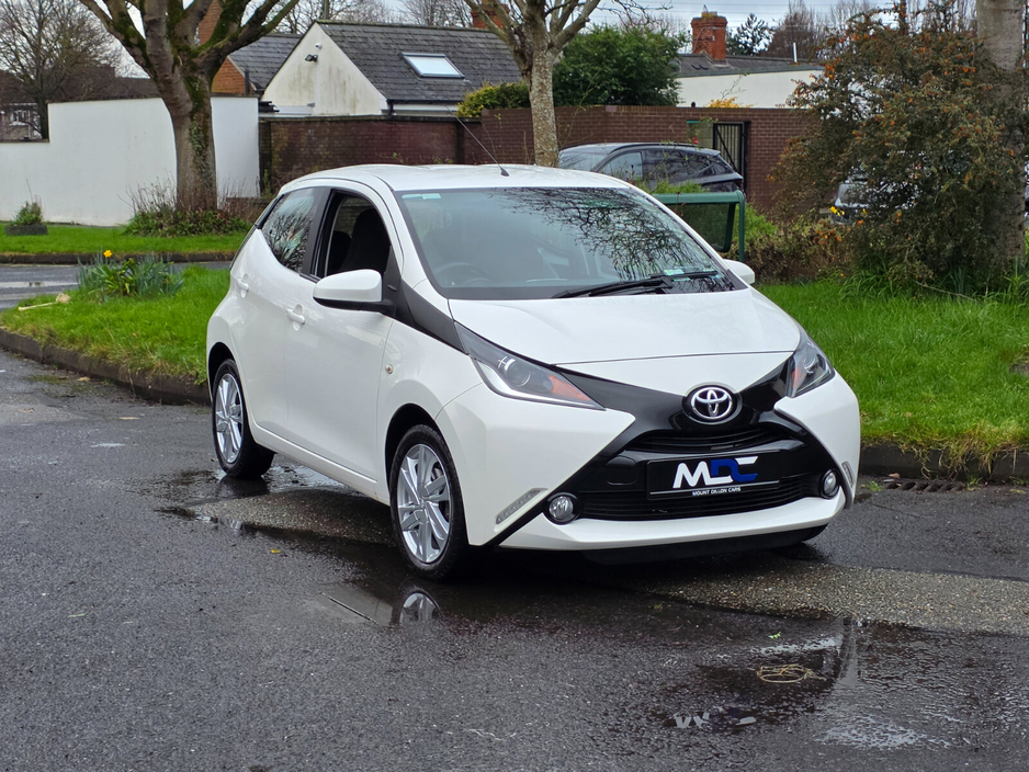 2017 Toyota Aygo 1.0 VVT-i x-play+ €8,450