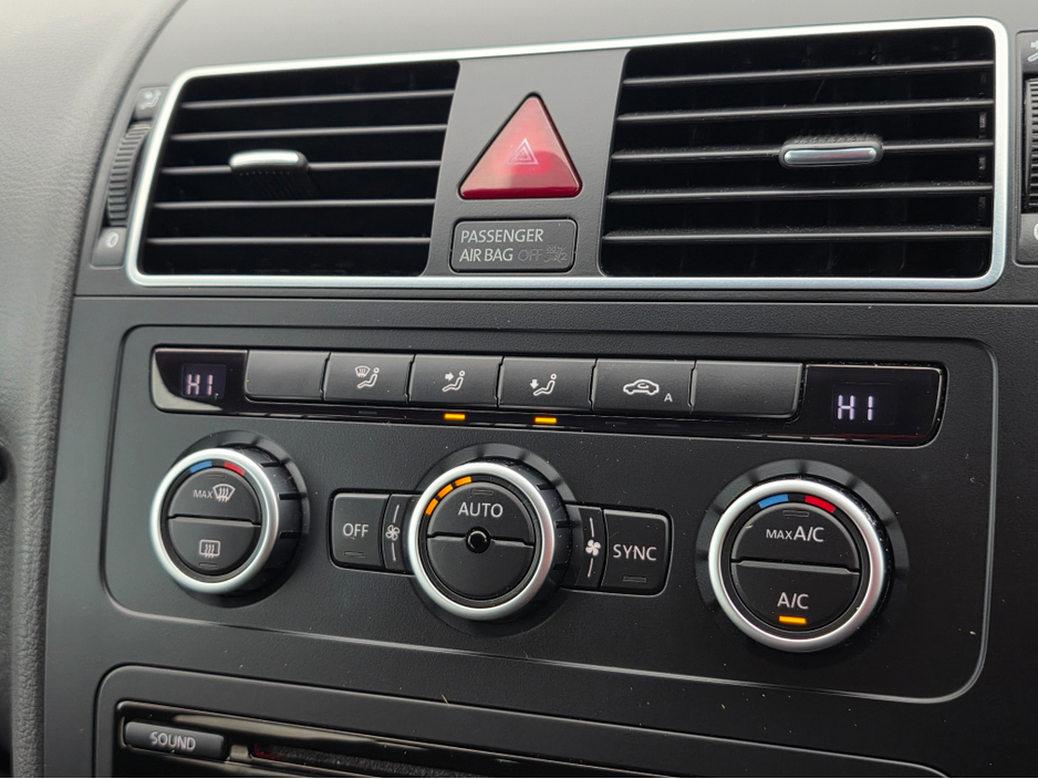 2014 Volkswagen Touran - image 15