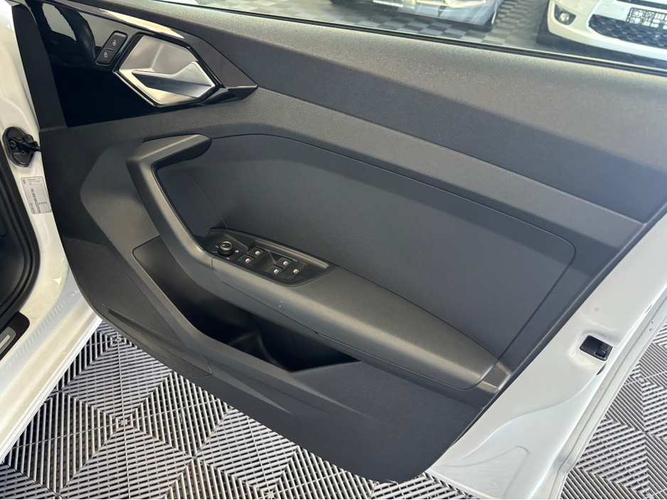 2020 Audi A1 - image 7