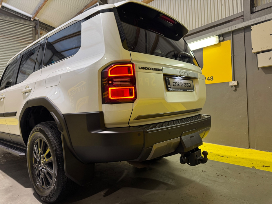 2025 Toyota Landcruiser - image 15