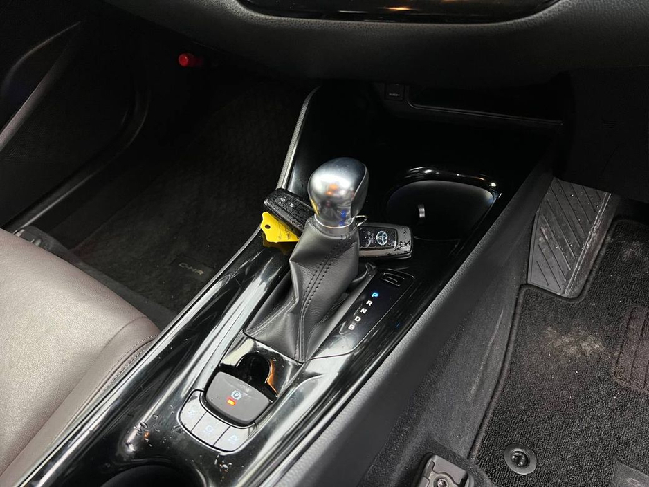 2018 Toyota C-HR 1.8 HYBRID // SERVICE HISTORY // 18" DIAMOND CUT ALLOYS // ADAPTIVE CRUISE CONTROL €17,750