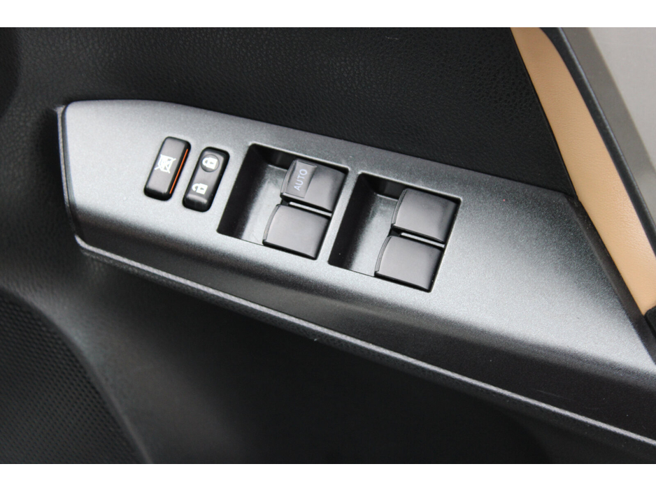 2017 Toyota Rav4 - image 17