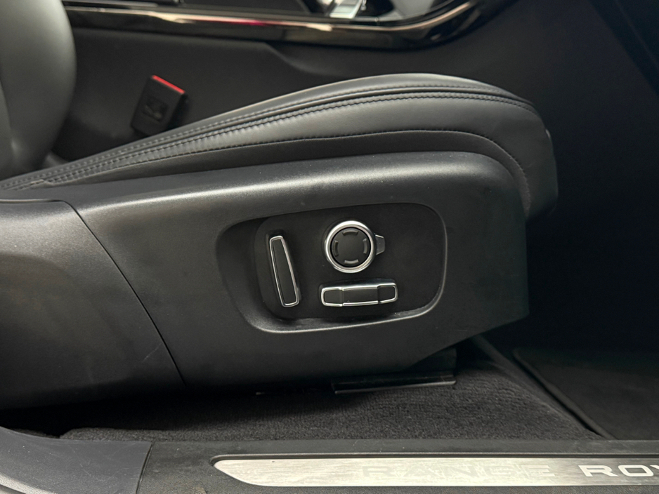 2024 Land Rover Range Rover Evoque HSE DYNAMIC P300E *HUGE SPEC* €52,990