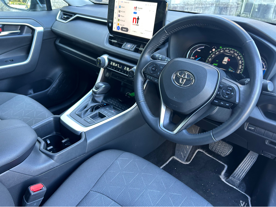 2024 Toyota Rav4 - image 9