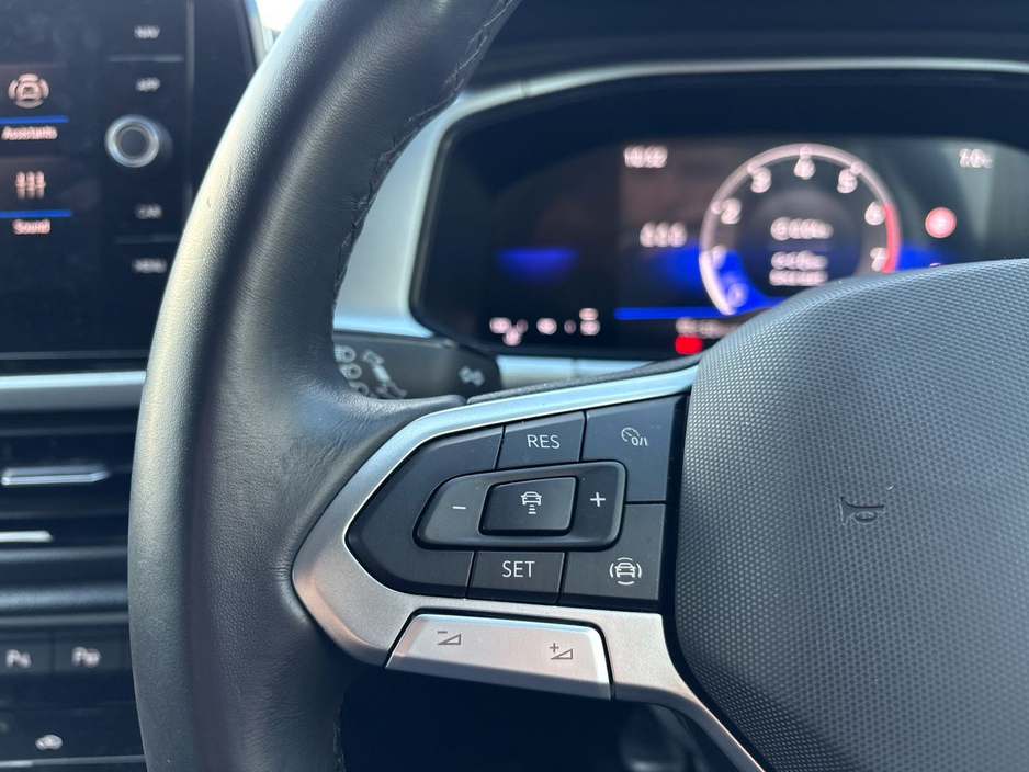 2024 Volkswagen T-Roc T-ROC EDITION 75 1.0TSI M6F 116HP €29,975