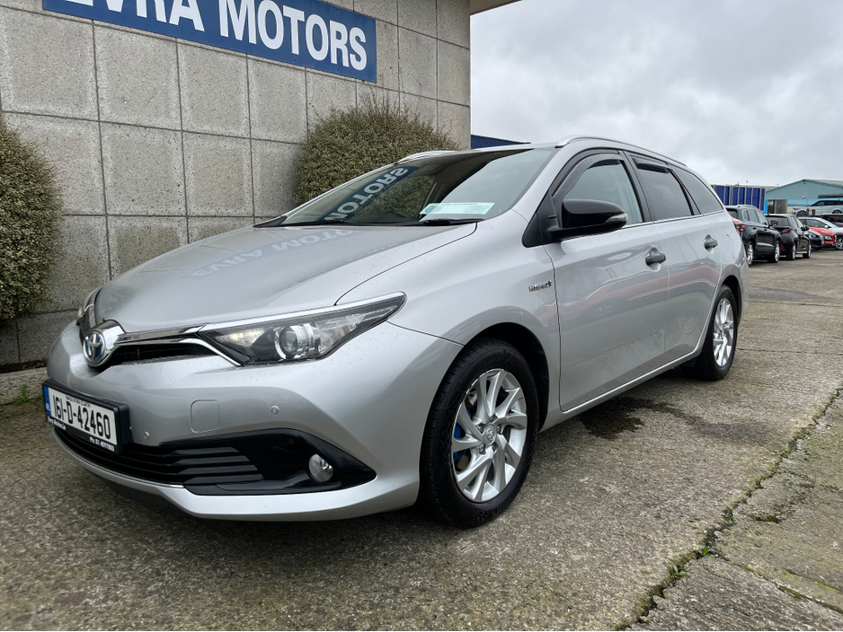 2016 Toyota Auris - image 5