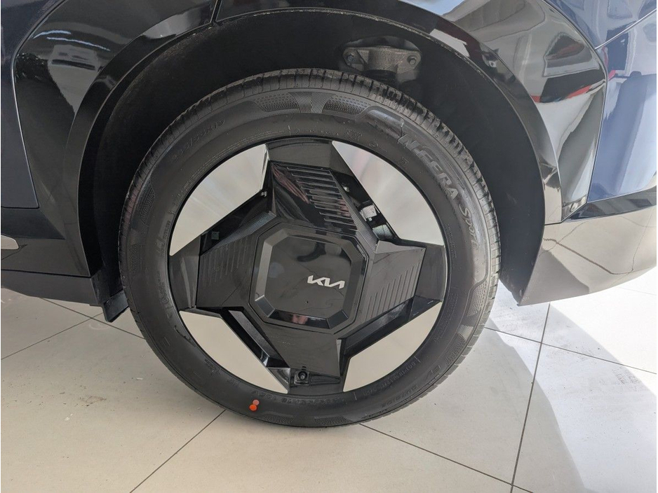 2026 Kia EV5 - image 3