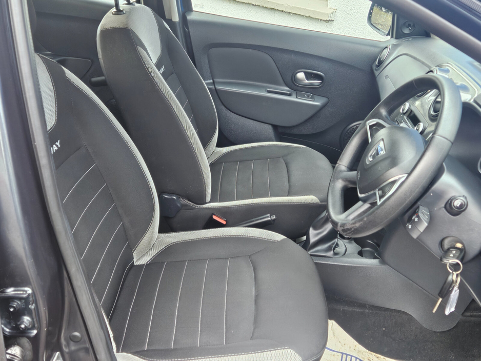 2019 Dacia Sandero Stepway - image 7