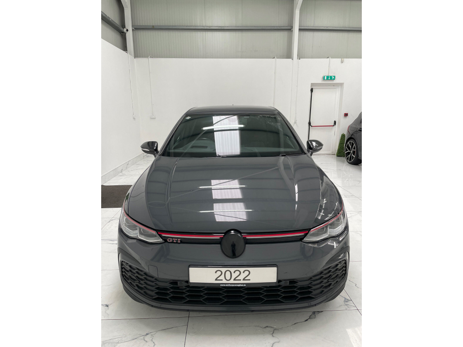 2022 Volkswagen Golf - image 9