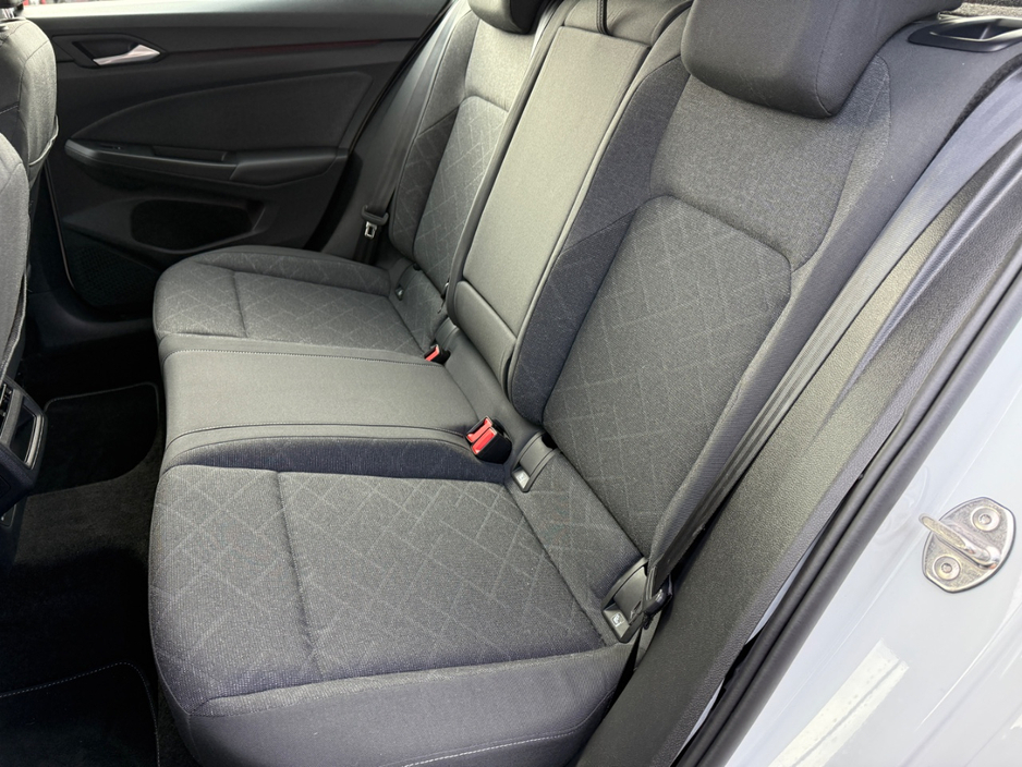 2024 Volkswagen Golf - image 10