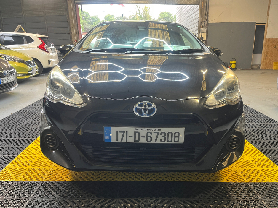 2017 Toyota Aqua 2017 hybrid auto €10,995