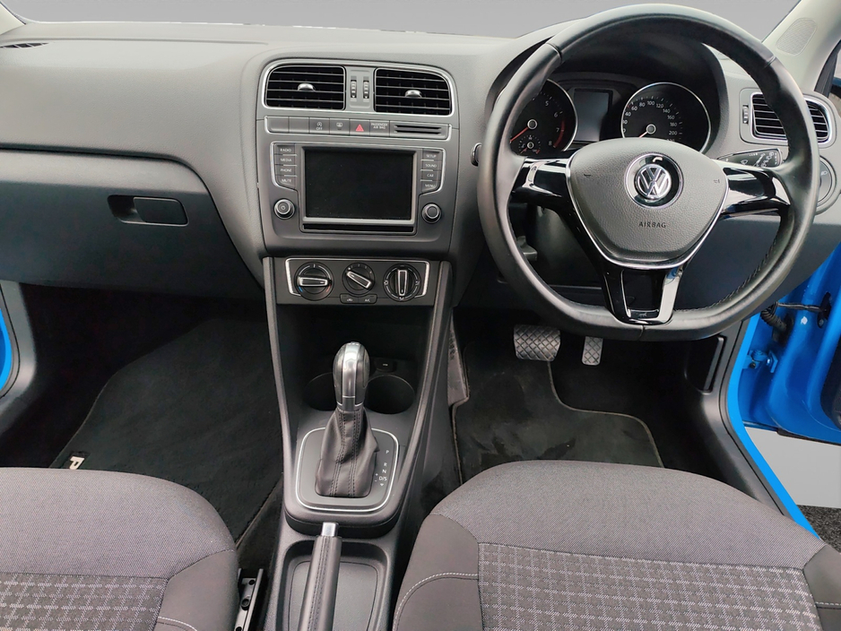 2015 Volkswagen Polo - image 10