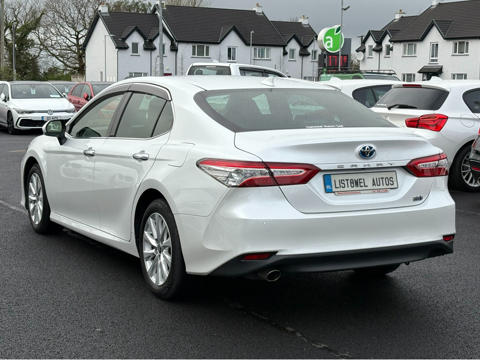 2020 Toyota Camry - image 5