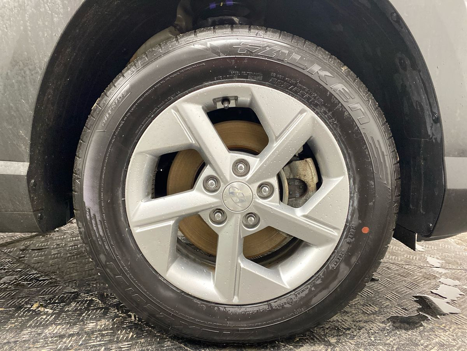 2023 Hyundai Kona - image 5