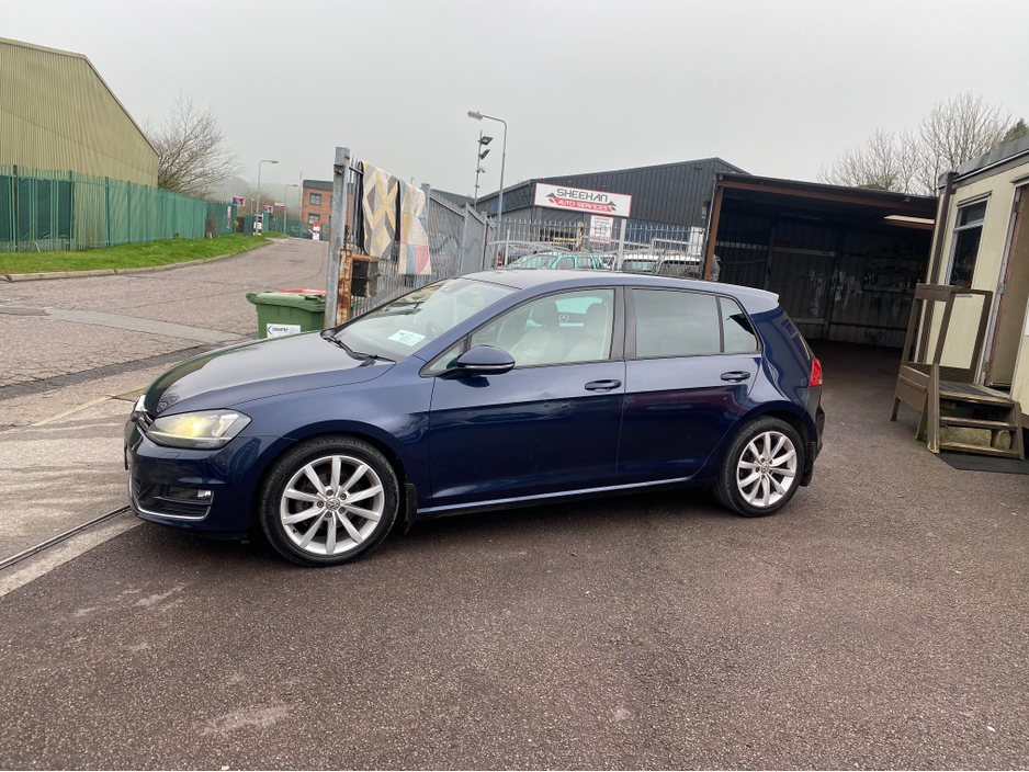 2015 Volkswagen Golf - image 6