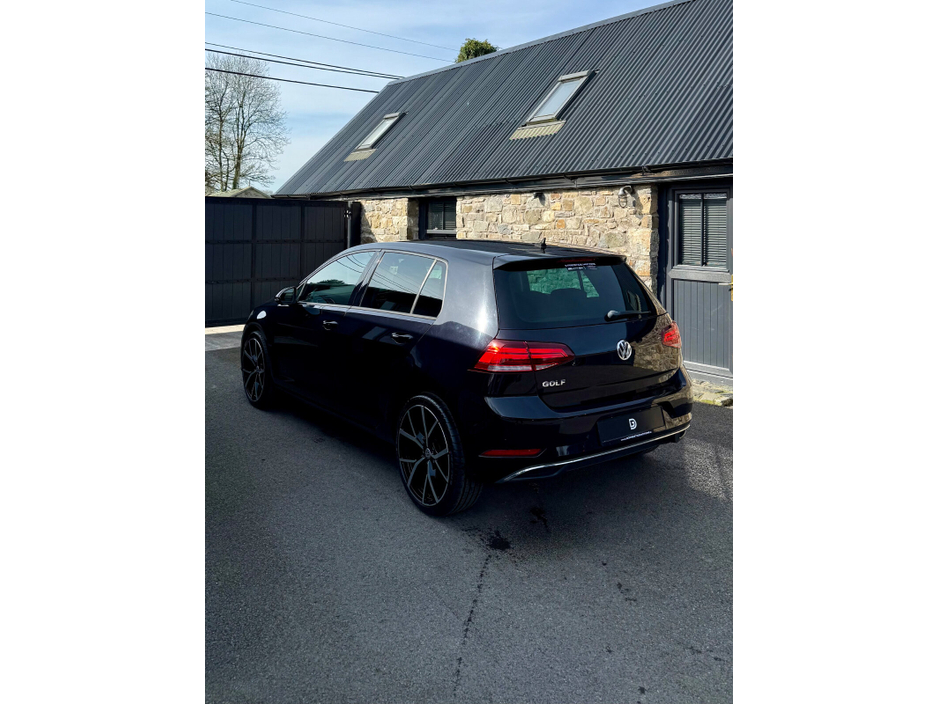 2018 Volkswagen Golf - image 4