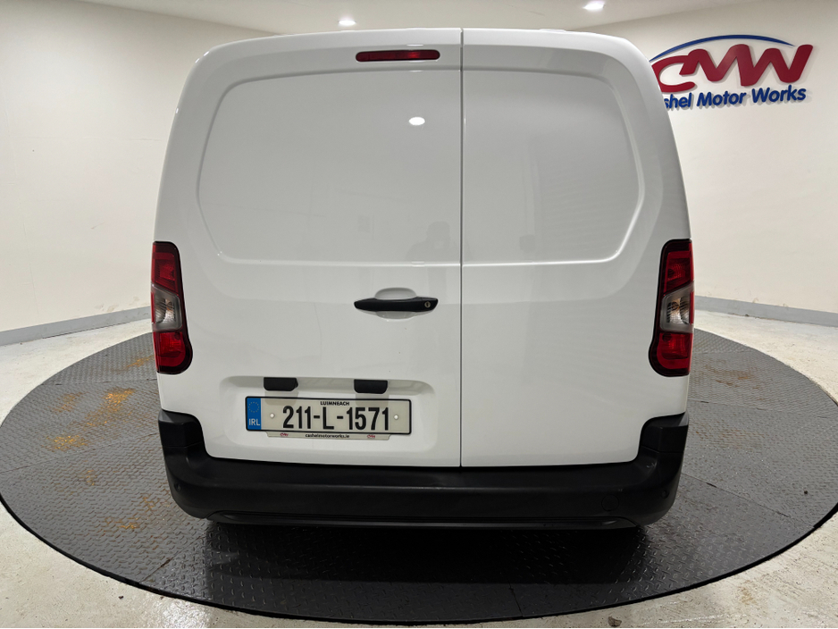 2021 Citroen Berlingo - image 6
