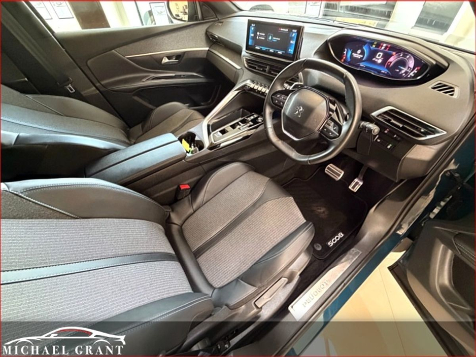 2023 Peugeot 5008 - image 13