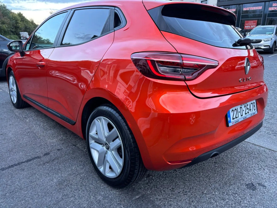 2022 Renault Clio Dynamique SCe 65 €14,000
