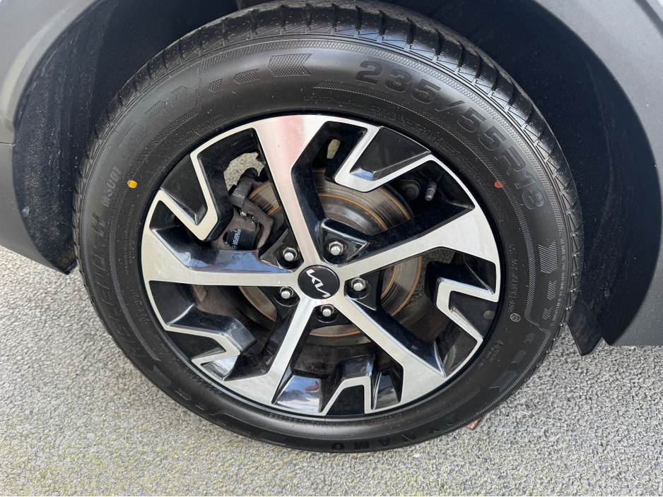 2022 Kia Sportage - image 9