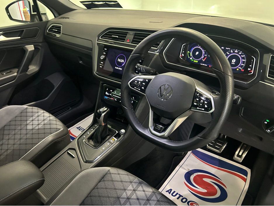 2023 Volkswagen Tiguan - image 28
