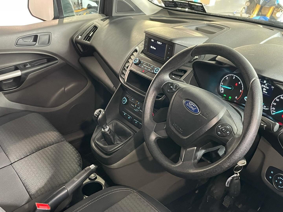 2019 Ford Transit Connect - image 17