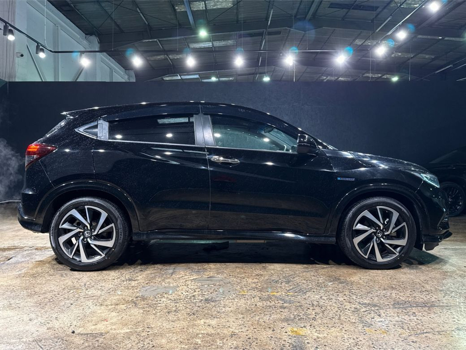 2021 Honda Vezel 1.5 HYBRID - RS EDITION - BLACK HALF LEATHER - PADDLE SHIFT - CRUISE CONTROL - FACTORY ALLOYS - €25,950