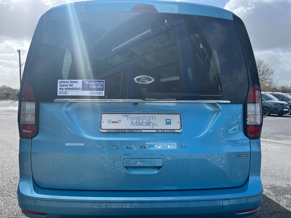 2026 Ford Tourneo Connect - image 9