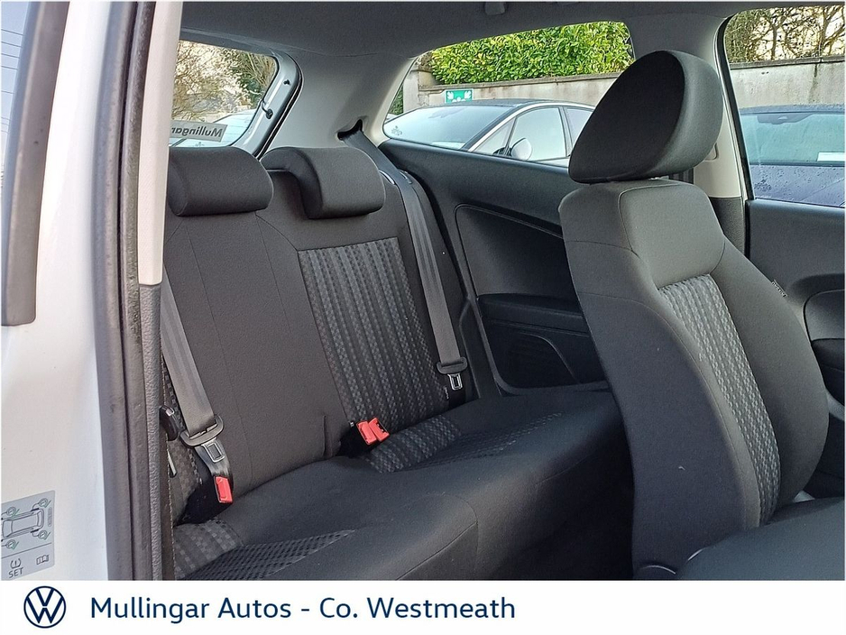 2015 Volkswagen Polo - image 20