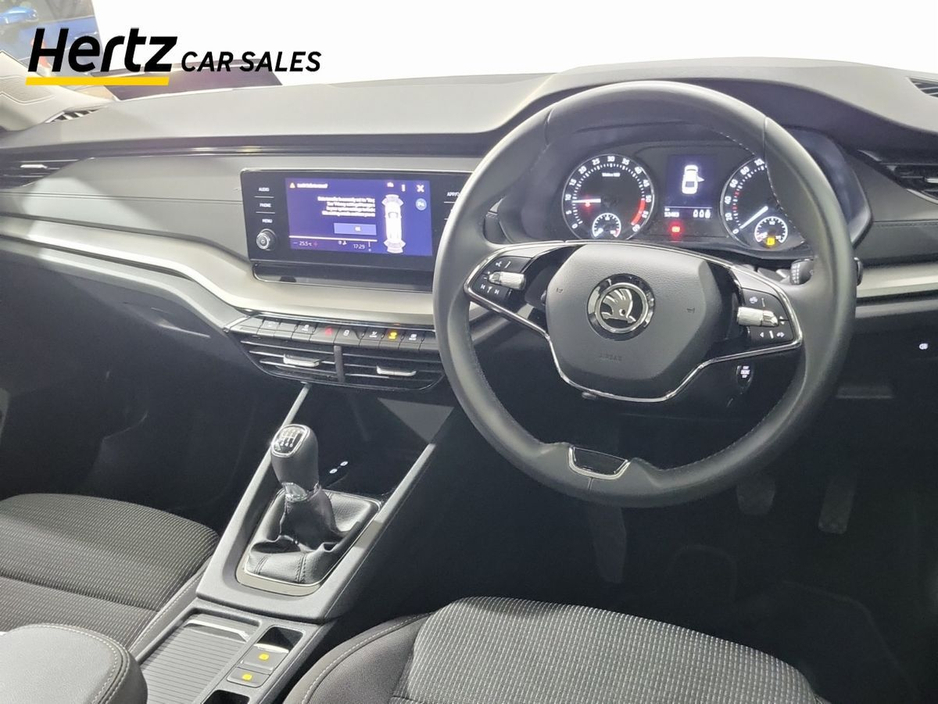 2024 Skoda Octavia - image 12