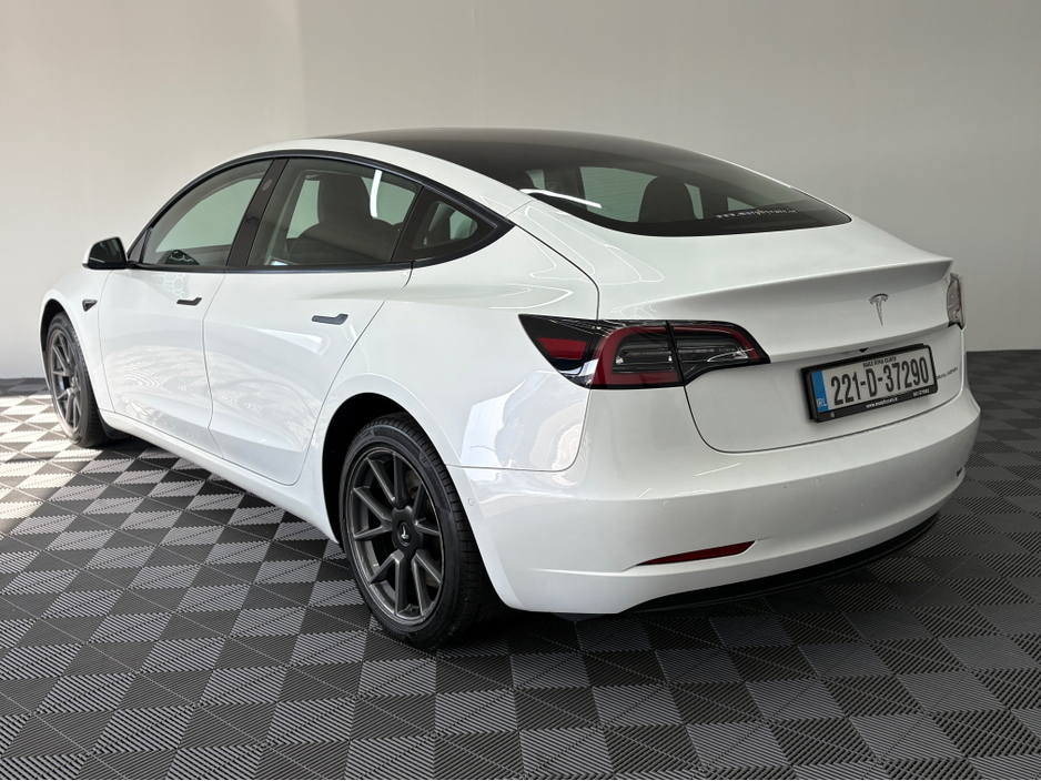 2022 Tesla Model 3 - image 17