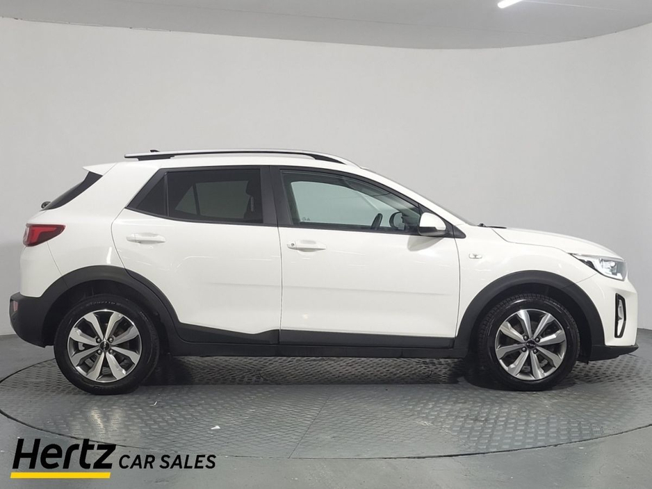 2024 Kia Stonic - image 2