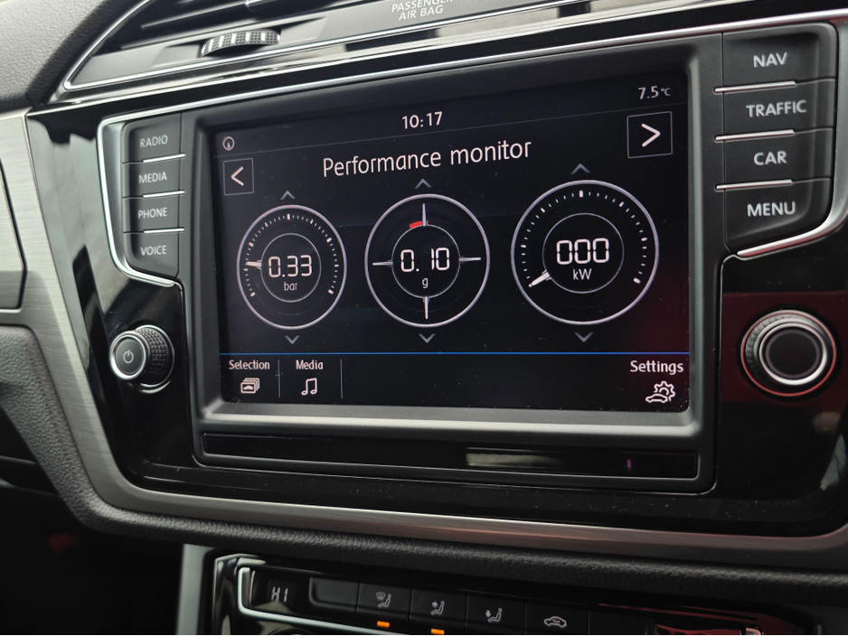 2016 Volkswagen Touran - image 24