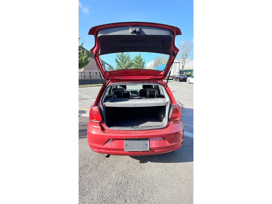 2014 Volkswagen Polo - image 7