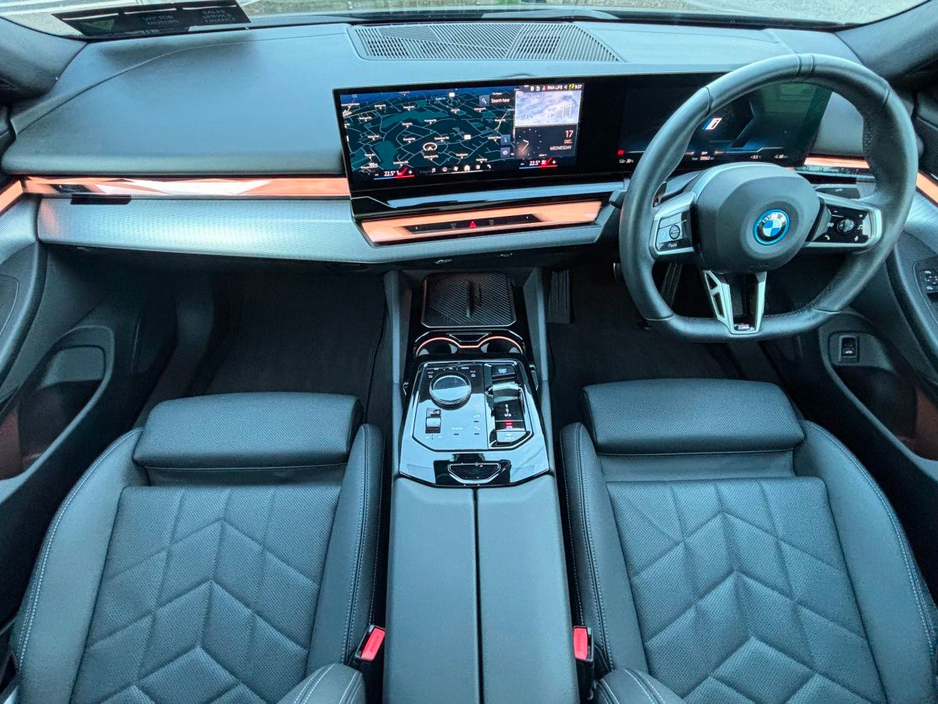 2025 BMW i5 M SPORT PAN ROOF €59,995