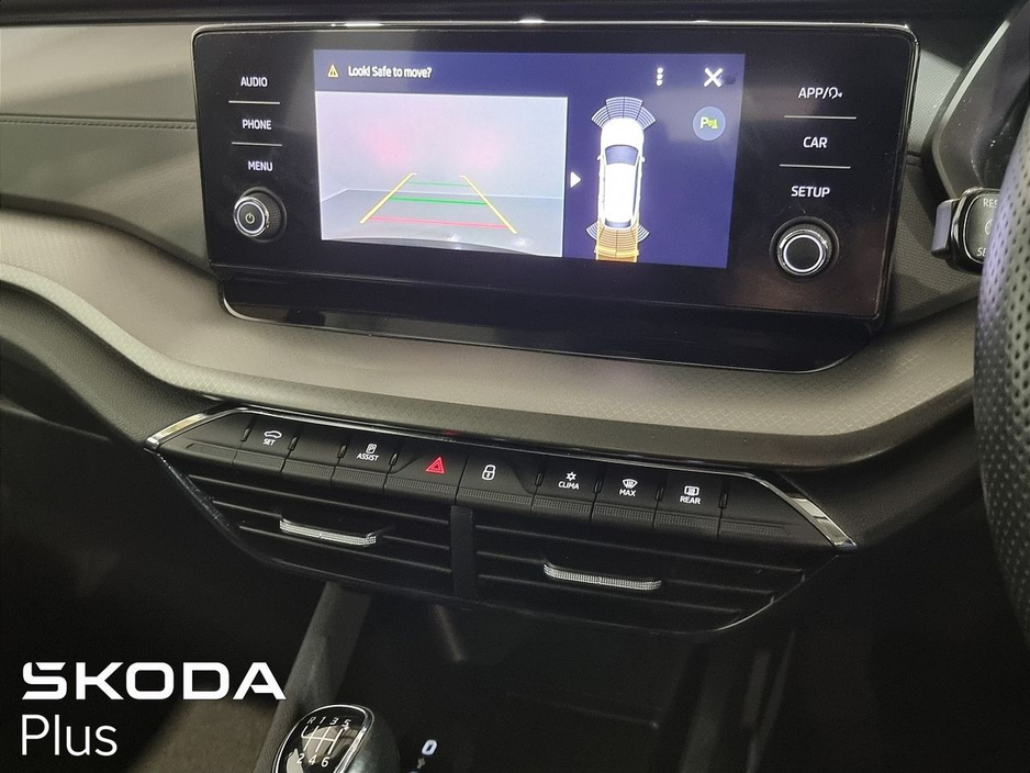 2023 Skoda Octavia - image 18