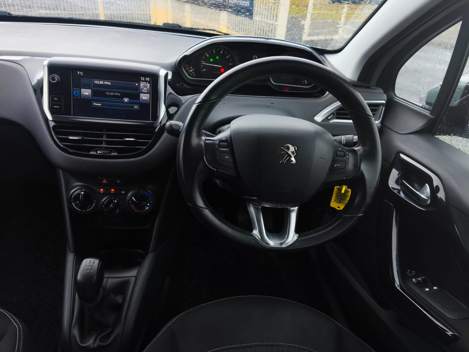 2017 Peugeot 208 1.2 PureTech 82bhp Active 3 dr €8,650