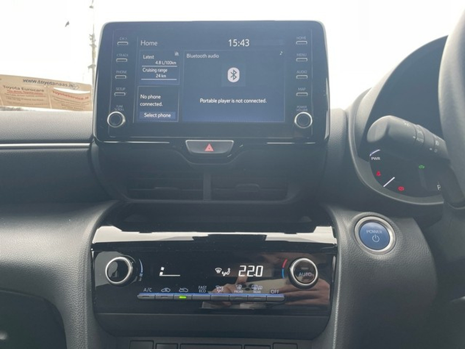 2023 Toyota Yaris Cross - image 14