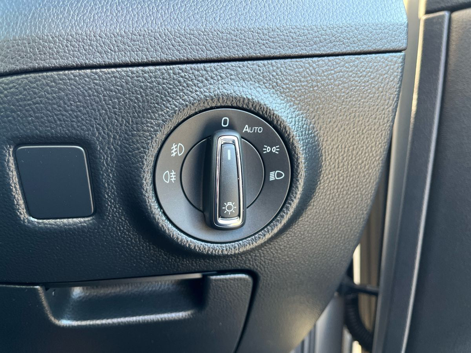 2019 Skoda Superb - image 13