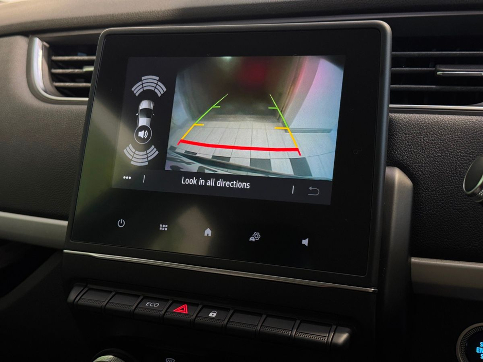 2020 Renault Zoe R135 Z.E 50 Iconic CCS Rapid charge €12,995