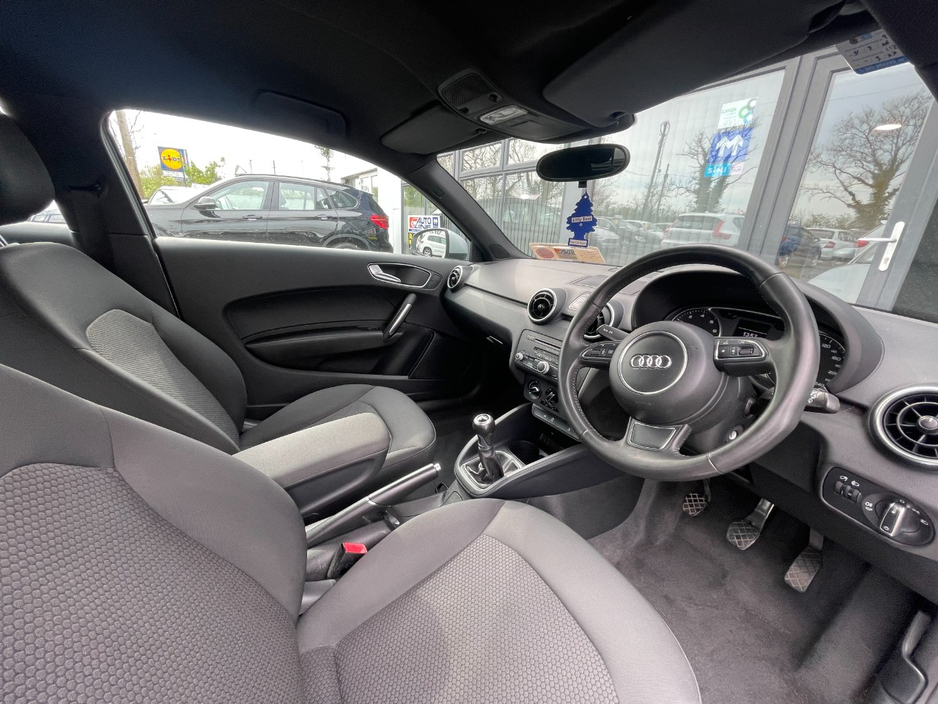 2011 Audi A1 - image 7